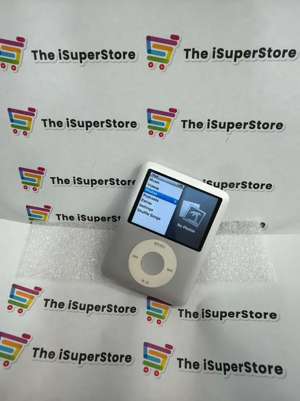 Apple iPod nano 3rd Generation 4GB Silver Bundle+ 1 YR CPS warranty